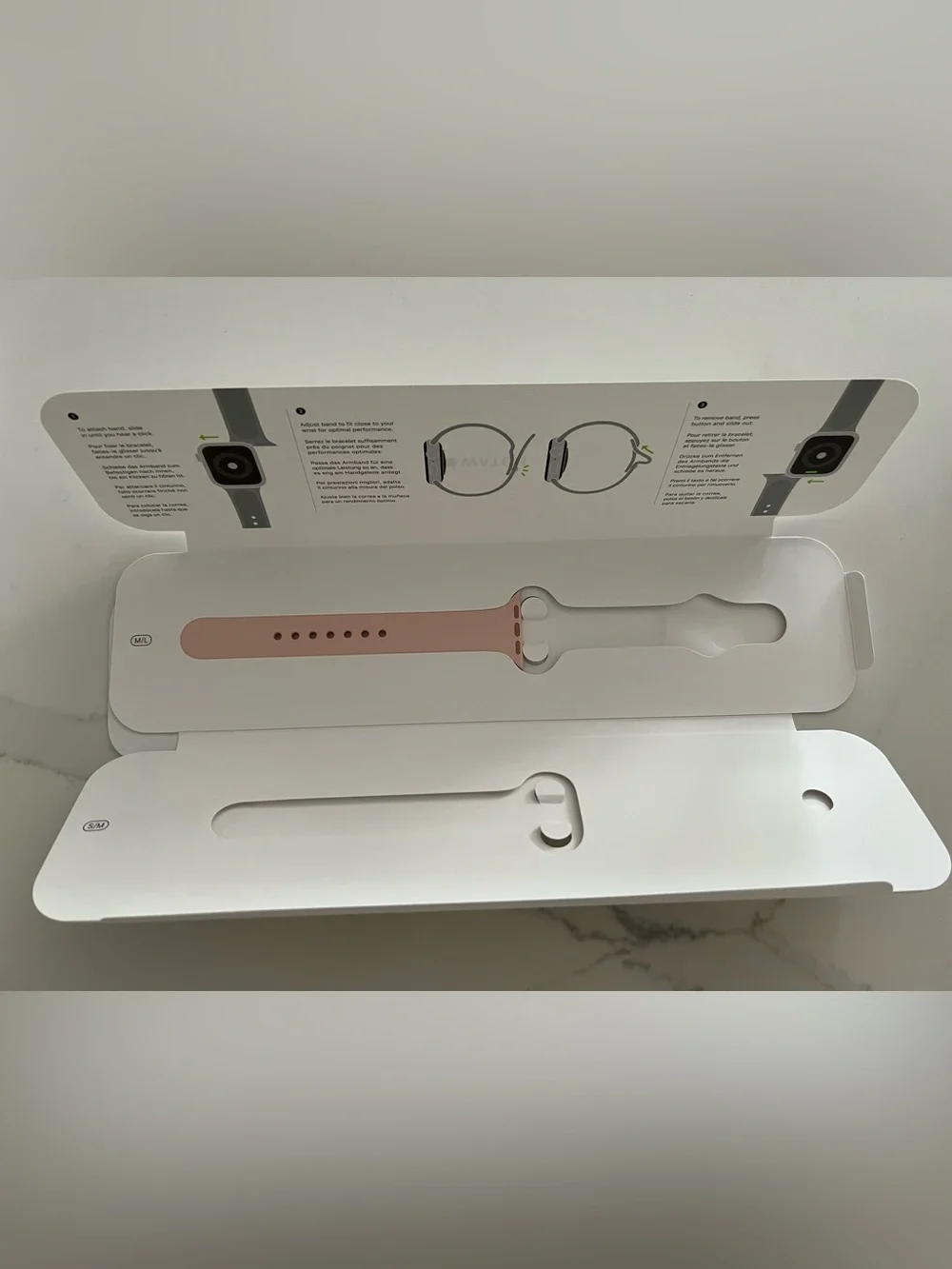 Apple Watch Series 5 (GPS + Cellular) 40mm Gold Aluminum Case w/Pink Sport Band